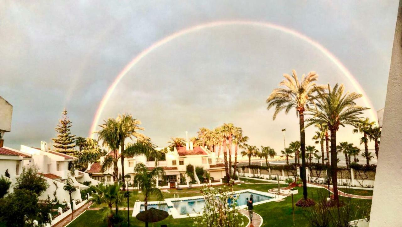 Beachfront Oasis In Costa Del Sol. Caleta De Velez Bagian luar foto
