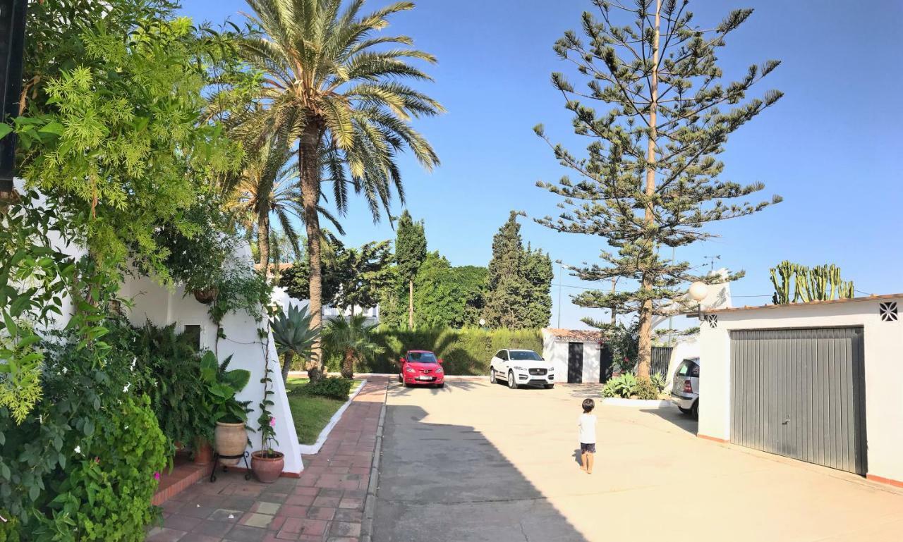 Beachfront Oasis In Costa Del Sol. Caleta De Velez Bagian luar foto