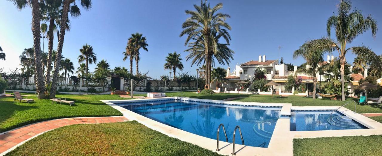 Beachfront Oasis In Costa Del Sol. Caleta De Velez Bagian luar foto