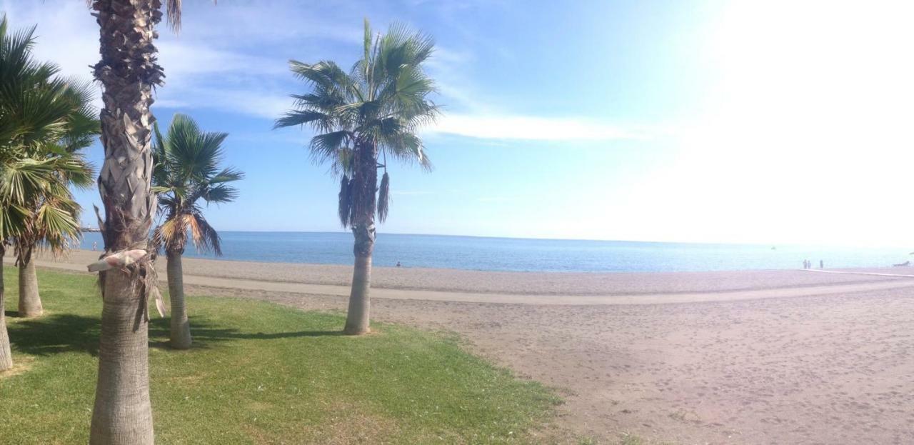 Beachfront Oasis In Costa Del Sol. Caleta De Velez Bagian luar foto