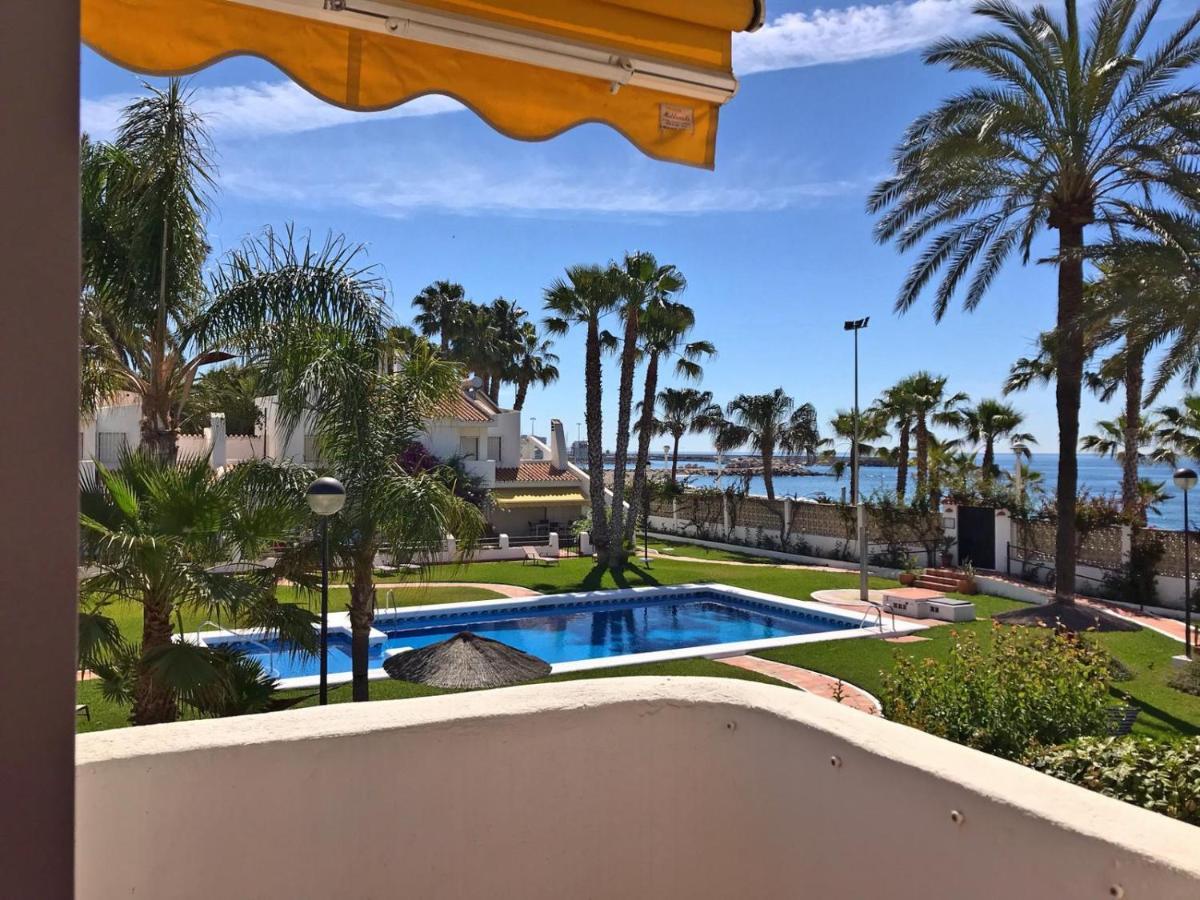 Beachfront Oasis In Costa Del Sol. Caleta De Velez Bagian luar foto