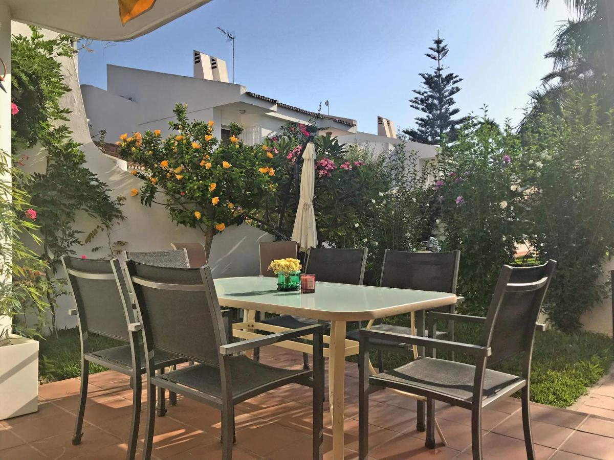 Beachfront Oasis In Costa Del Sol. Caleta De Velez Bagian luar foto